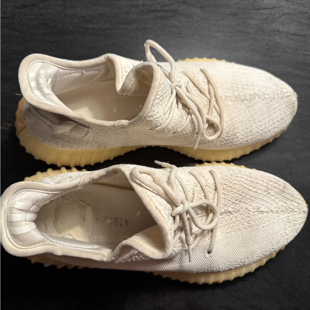 Yeezy boat original Cream Knit Sneakers with Ribbed Sole